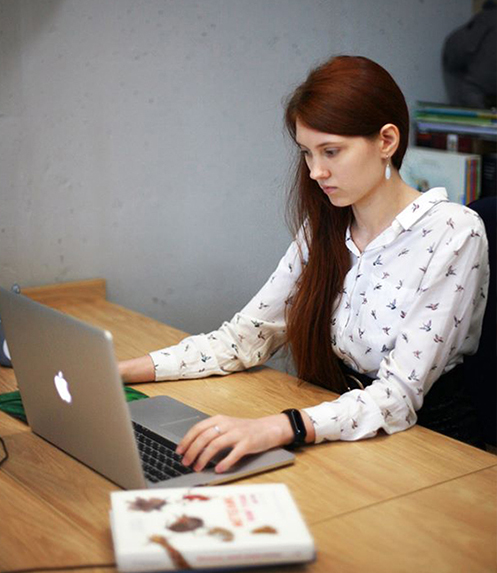 interv-yu-iz-dizayinerkoyu-vidavnitstva